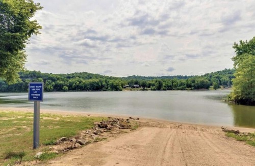 Decaturville RV Rental | Journey to the riverside