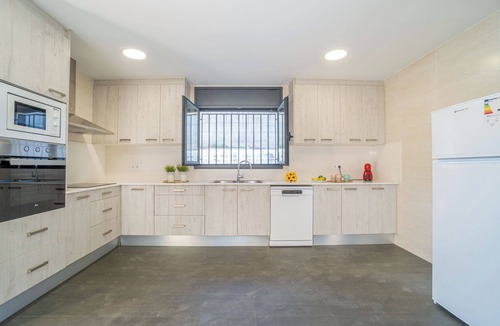 Figueres Villa | Jouvacations Villa domenec Rodil