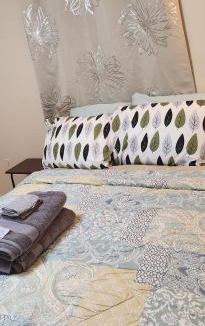 Lower Vailsburg House | Joy queen room 6A