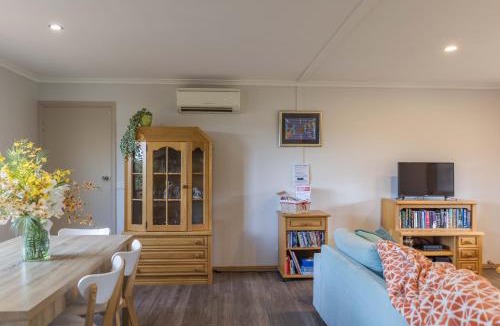 Romsey House | JoY's Guesthouse