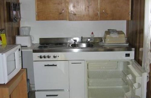 St. Peters Hotel | Joyce's Motel & Cottages