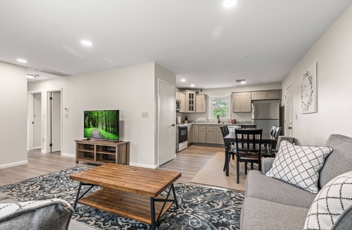 Lawnton House | Joyful 5-Bedroom Home w/Private Backyard