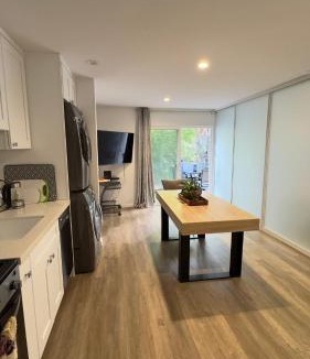 Sherman Oaks Ski Chalet | Joyful Place