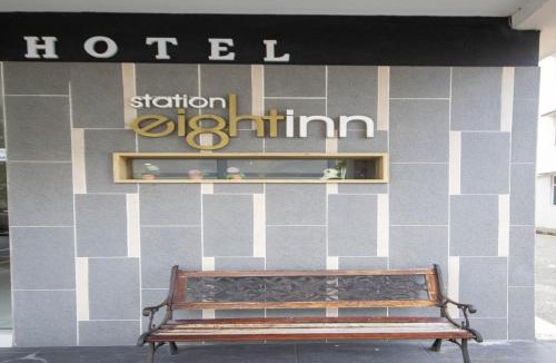 Taman Pengkalan Jaya Hotel | JQ Station Eight Inn