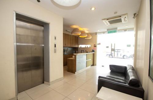 Taman Pengkalan Jaya Hotel | JQ Station Eight Inn