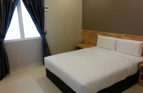 Taman Pengkalan Jaya Hotel | JQ Suria 18 Hotel