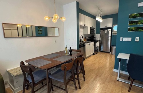 South of Market Condo | Jr 1 BR w/parking & a plunge in Design District
