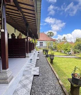 Besakih House | Jro Pesimpangan Guesthouse
