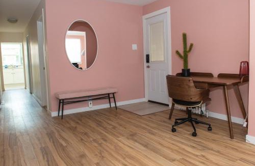 Ottawa Division Apartment | JstLikeHome - Old Town