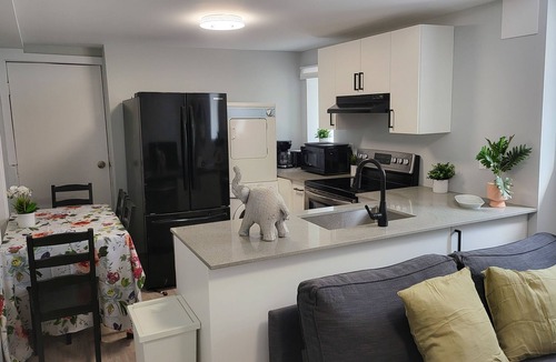 Vanier Apartment | JstLikeHome - Serenity Suites