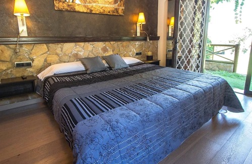 Sils Villa | Juan Pedro Lloret 561.456 Villa Natura