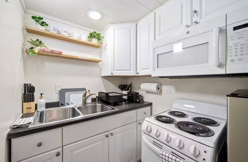 Juanita Apartment | Juanita Bay Cottages B2