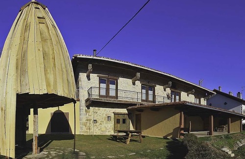 Larraun House | Juansarenea - Sukaldeberri. Cozy rural house.