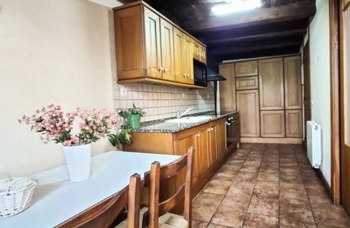 Larraun House | Juansarenea -Suzar: Spacious, cozy house with views in Navarre