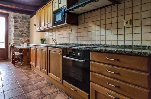 Larraun House | Juansarenea -Suzar: Spacious, cozy house with views in Navarre