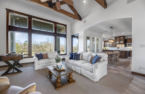 Willis Resort | Jubilee Group 2 min to Lake Conroe! Heated Pool, Stocked Ponds, Cute Pygmy Goats
