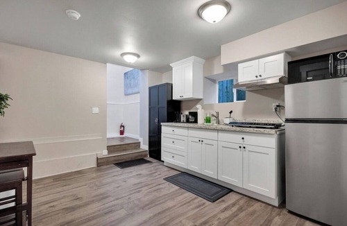 Atlantic House | Judkins Entire Lower Floor - Close to Downtown