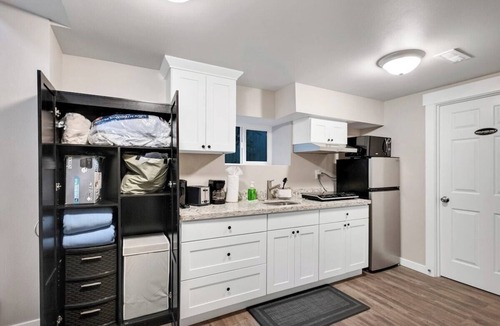 Atlantic House | Judkins Entire Lower Floor - Close to Downtown