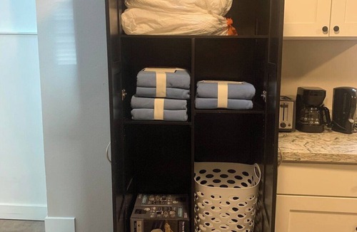 Atlantic House | Judkins Entire Lower Floor - Close to Downtown