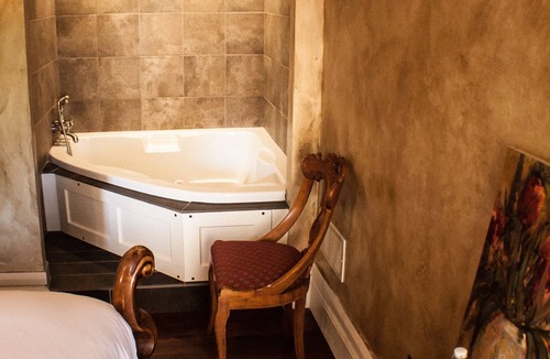 Saugatuck Bed & Breakfast | Judson Heath Colonial Inn