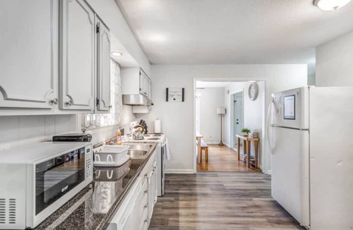 Parkway Village House | Judy Lynn Collective