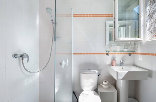Beausejour Bed & Breakfast | Jules Verne - Courteline Guest Room with Shared Terrace and Wi-Fi