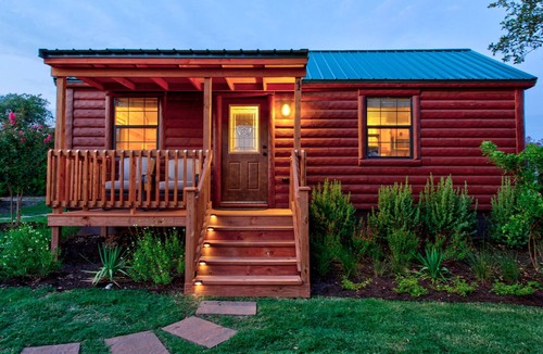 Austin Cabin | Julie's Cabins Luxury Retreat 1