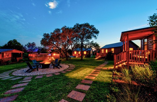 Austin Cabin | Julie's Cabins Luxury Retreat 1