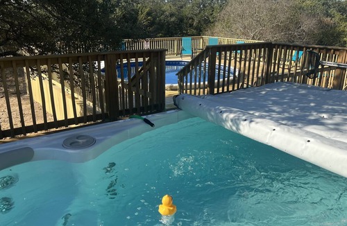Austin Cabin | Julie's Cabins Luxury Retreat 4