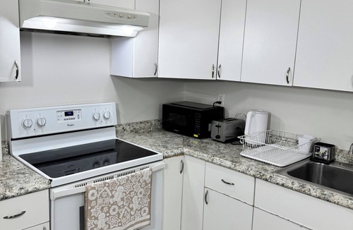 Hempstead Apartment | Julie's Cozy 2 Bedroom Apartment