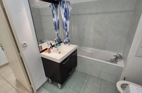 Bron Apartment | Julie's studio