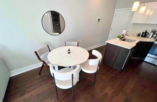 Center City West Apartment | Juliet Balcony | Cute & Cozy Center City 1BR Apt