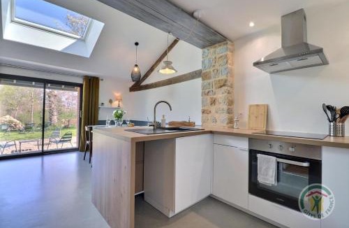 Saint-Georges-de-Chesne House | Juliette
