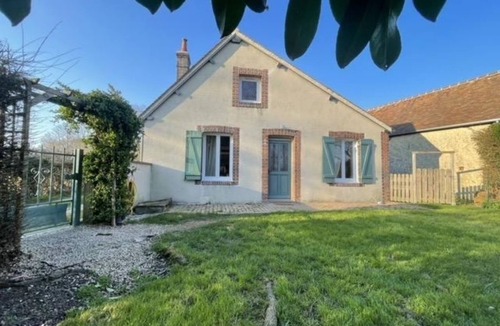 Gournay-le-Guerin Cottage | Juliette's garden