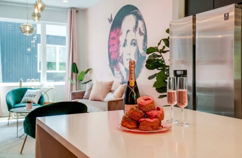 Nashville House | July 4 fireworks views, rooftop decks, karaoke rooms near Broadway