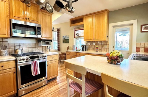 Old North End House | July 4th OPEN! Historic Family Retreat - Near Downtown & CC - large, private