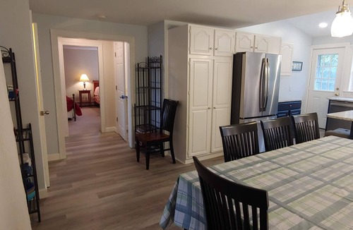 Newport East House | JULY 4th WEEK OPEN. Walk to beach, Huge deck off spacious new kitchen, roof-deck