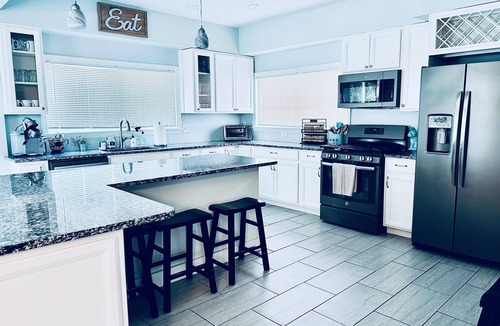 Ventnor City House | July Dates Available | 1½ Blocks to Beach | Entire 4BR Home | Deck | Beach Gear