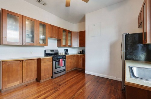 Freret Apartment | Jumbo 3BR Loft Directly on Freret Street w/Parking