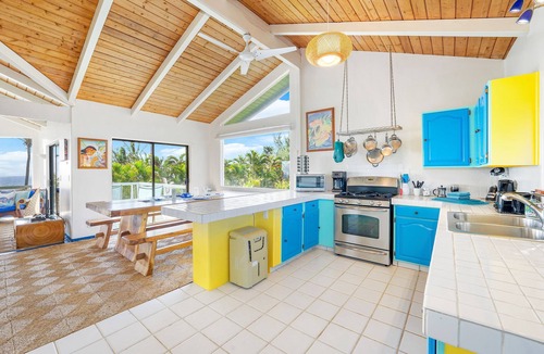 Haiku House | ★Jump Start The Road to Hana at The Lookout House! Private Hot Tub + Pool Access