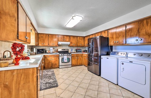 Howard House | Junction City Home: Large Yard & Deck!