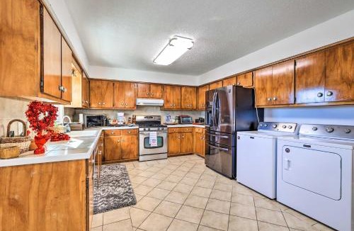 Howard House | Junction City Home Large Yard and Deck!