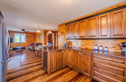 Brigus Junction House | Junction Lookout Cottage 3BR, Hot Tub Water View