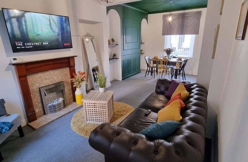 Newport House | Junctions Way by Tŷ SA -3 bed in Newport