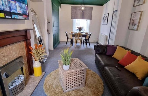 Newport House | Junctions Way by Tŷ SA -3 bed in Newport