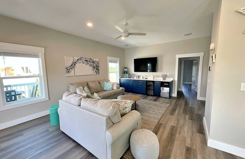 Morgantown House | June 13 Wk Open! Amazing Views & 2 Pools