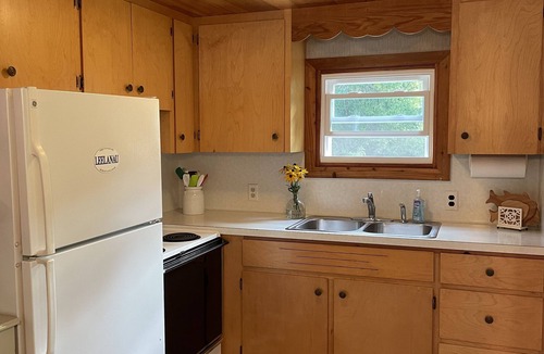 Lake Leelanau Cottage | JUNE 19-26 or JUNE 26-JULY 3, OPEN Waterfront, cottage w/3 bed & 2 bath.