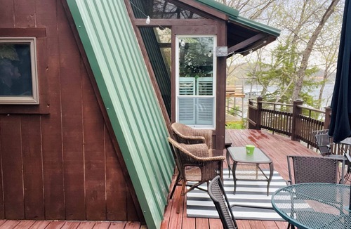 Barnett Cabin | June 2-5 JUST OPENED! Family Lakefront A-Frame w/Kayaks 6MM