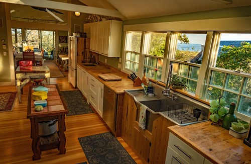 Provincetown House | June 28 July 5 still open! Heated pool, water views, hot tub ,sauna steam shower