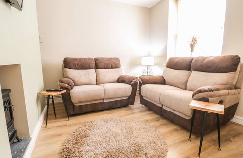 Denbigh Cottage | June Cottage